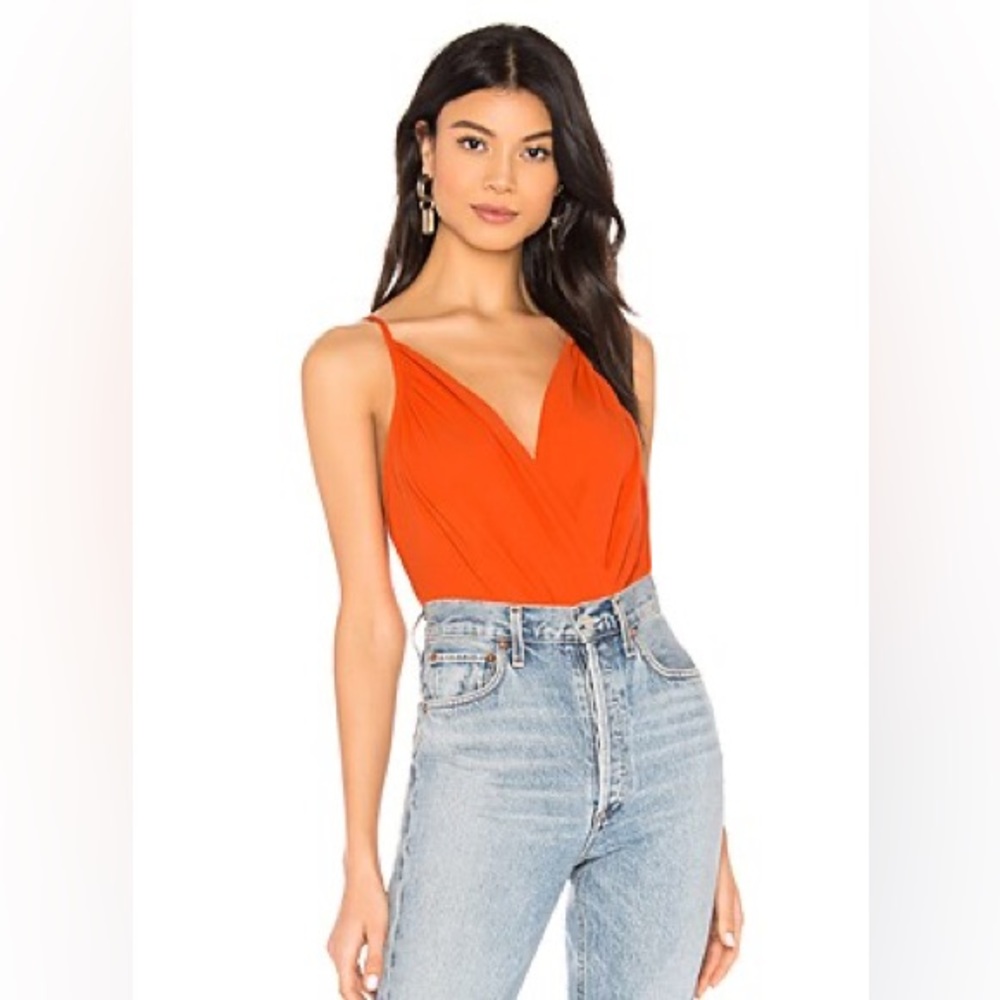 RIKKI CHIFFON BODYSUIT IN ORANGE
superdown
